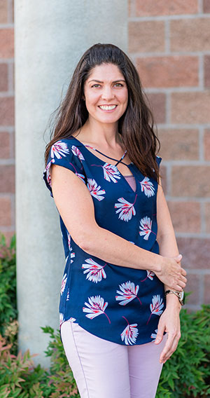 Dr Nichole Winiger doctor of physical therapy, physical therapist longview Washington